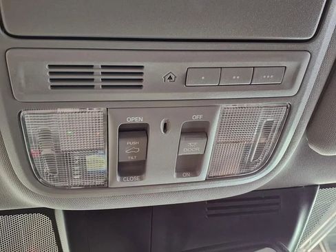 Used 2022 Honda CR-V Touring image 29