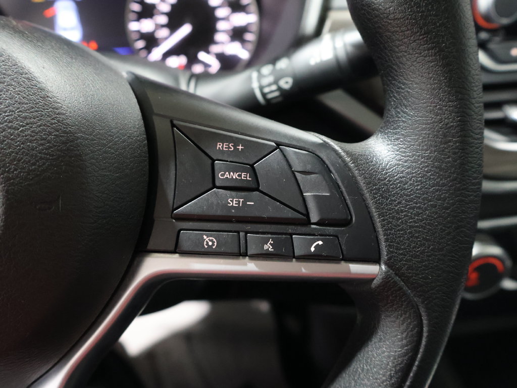 Used 2025 Nissan Altima 2.5 SV FWD image 37