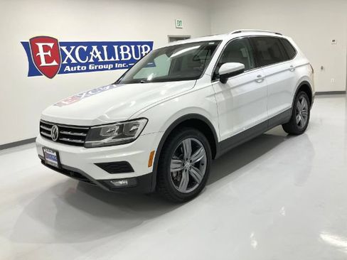 Used 2020 Volkswagen Tiguan SEL w/ 3rd Row Seat Package AWD/4WD image 8