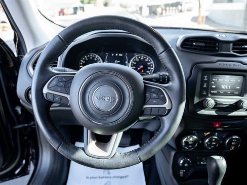 Used 2017 Jeep Renegade Latitude w/ Popular Equipment Group AWD/4WD image 11