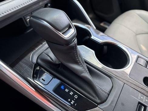 Used 2023 Toyota Highlander Limited image 22