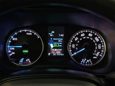 Used 2022 Toyota RAV4 LE image 25