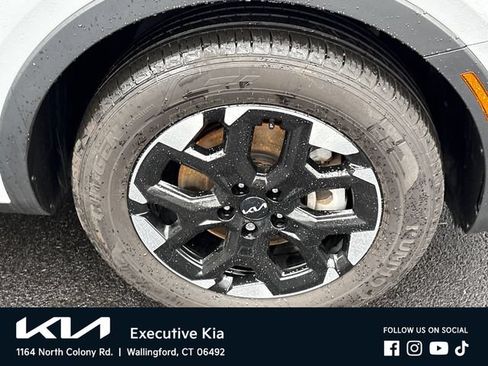 Certified 2025 Kia Sorento S w/ Panoramic Sunroof Package FWD image 7