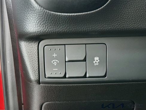 Used 2014 Kia Soul + FWD image 10