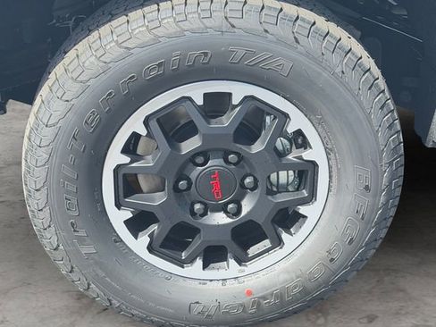 New 2026 Toyota Tacoma TRD Off-Road w/ TRD Off Road Upgrade Package AWD/4WD image 9