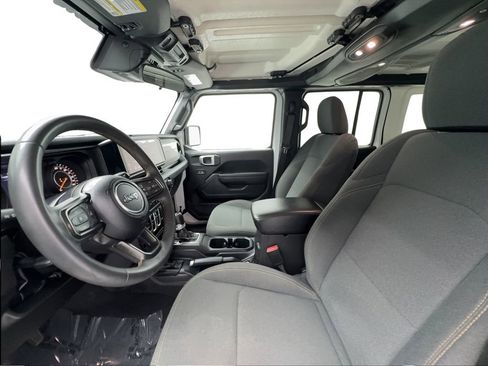 Used 2024 Jeep Wrangler Unlimited Sport AWD/4WD image 18