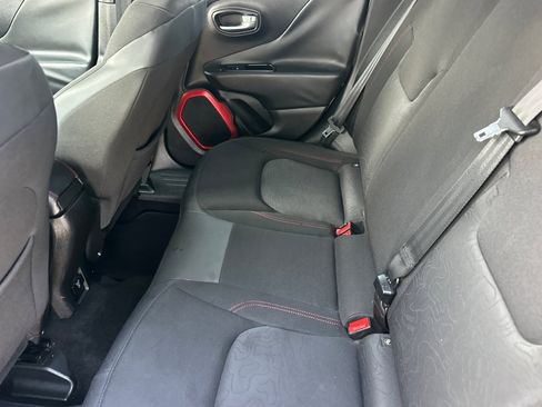 Used 2015 Jeep Renegade Trailhawk w/ Cold Weather Group image 26