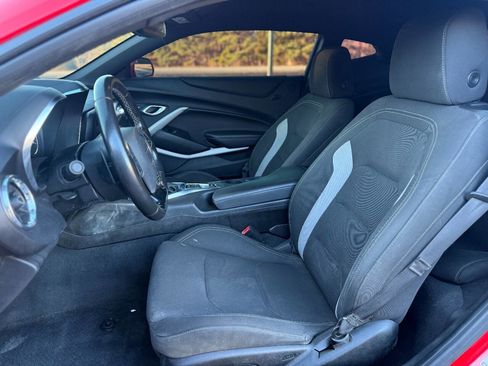 Used 2020 Chevrolet Camaro LT image 2