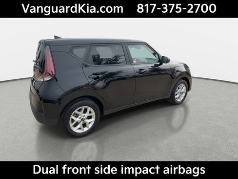 Certified 2025 Kia Soul LX FWD image 9