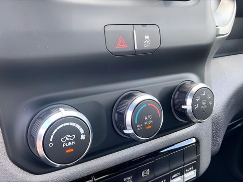New 2024 RAM 3500 Tradesman w/ Chrome Appearance Group AWD/4WD image 18