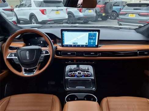 Certified 2022 Lincoln Nautilus Black Label w/ Class II Trailer Tow Package image 4