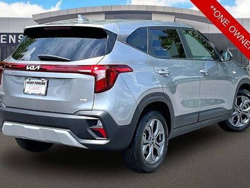 Used 2024 Kia Seltos LX AWD/4WD image 2