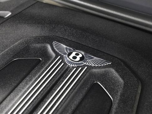 Used 2022 Bentley Bentayga AWD/4WD image 37