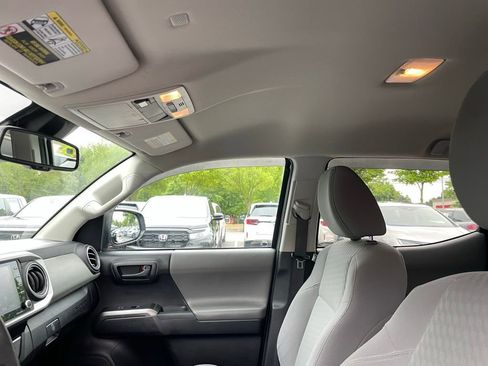 Used 2020 Toyota Tacoma SR5 RWD image 27