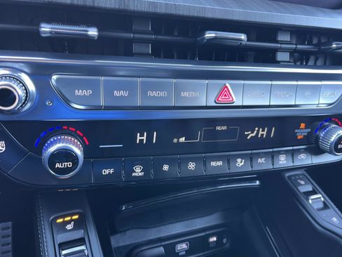 Used 2024 Kia Telluride SX Prestige image 16