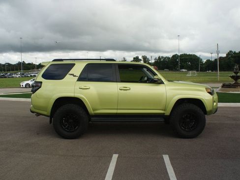 Used 2023 Toyota 4Runner TRD Off-Road Premium AWD/4WD image 22