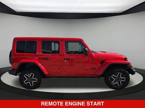 Used 2025 Jeep Wrangler Unlimited Sahara AWD/4WD image 7