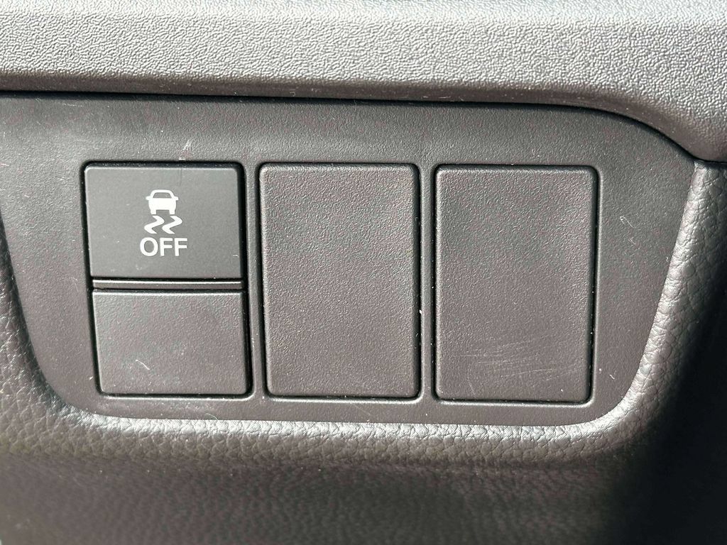 Used 2023 Honda CR-V LX image 17
