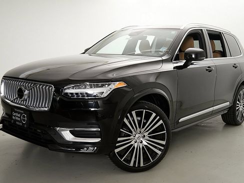 Used 2023 Volvo XC90 B6 Ultimate w/ Protection Package Premier AWD/4WD image 2