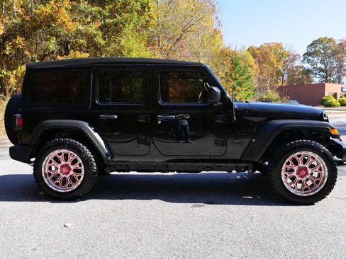 Used 2022 Jeep Wrangler Unlimited Sport image 32