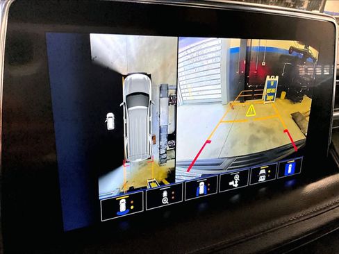 Used 2023 Chevrolet Suburban High Country image 20