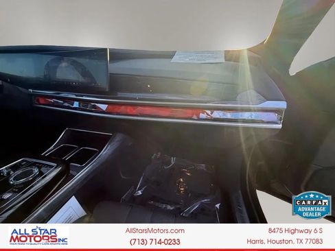 Used 2024 BMW 740i xDrive AWD/4WD image 30