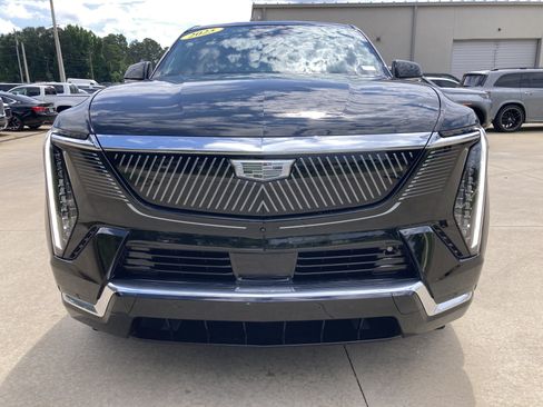 Certified 2025 Cadillac Escalade IQ Luxury 2 w/ LPO, Premium Carpet Package AWD/4WD image 2