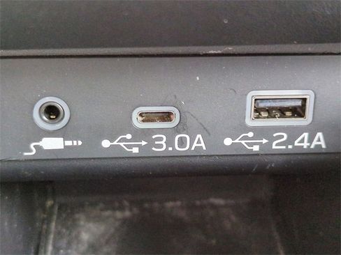 Used 2023 Subaru Outback Premium image 23