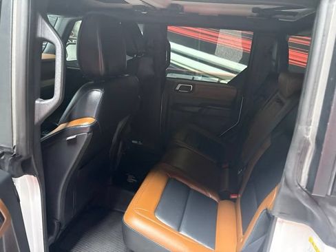 Used 2024 Ford Bronco Outer Banks AWD/4WD image 15