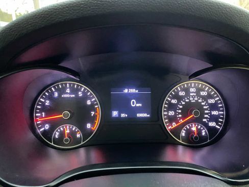 Used 2019 Kia Optima S image 18