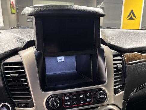 Used 2016 GMC Yukon XL Denali w/ Open Road Package image 12