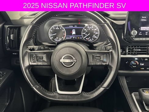 Used 2025 Nissan Pathfinder SV FWD image 27