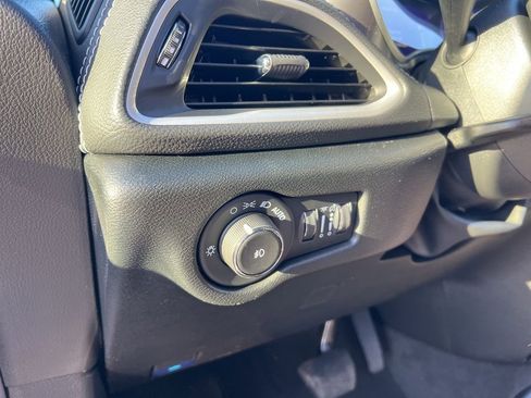 New 2026 Chrysler Pacifica Select image 21