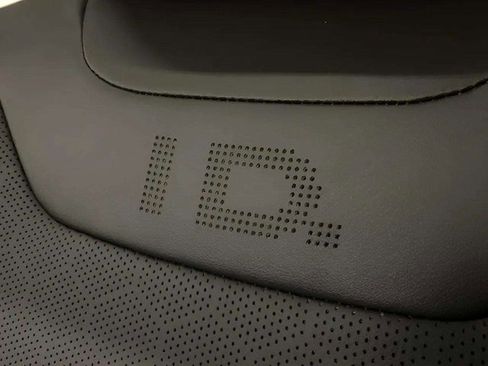 Used 2024 Volkswagen ID.4 S image 90