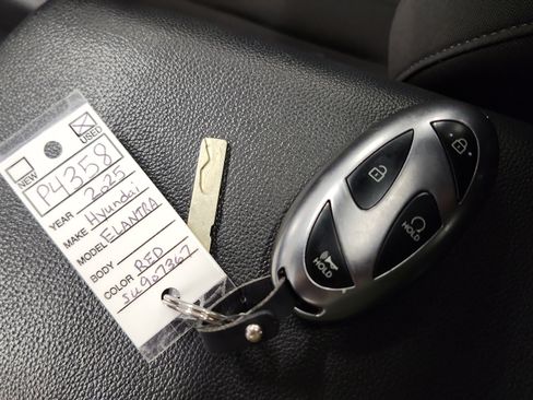 Used 2025 Hyundai Elantra SEL FWD image 23