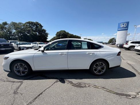 Used 2025 Honda Accord EX-L image 2