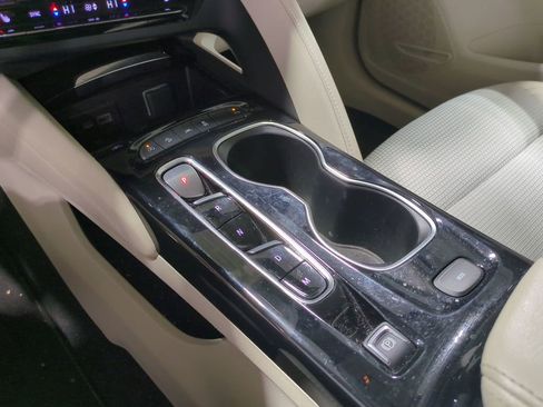 Used 2023 Buick Envision Preferred image 37