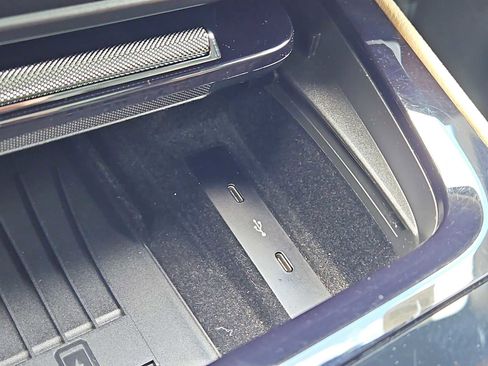 Certified 2024 Porsche Cayenne AWD/4WD image 34
