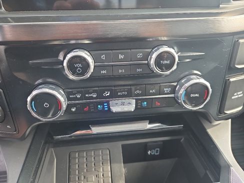 Used 2023 Ford F350 Lariat w/ Sport Appearance Package AWD/4WD image 28