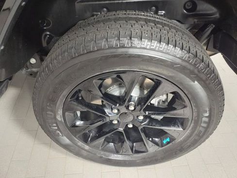 Used 2022 Jeep Wrangler Unlimited Sahara w/ Cold Weather Group image 16