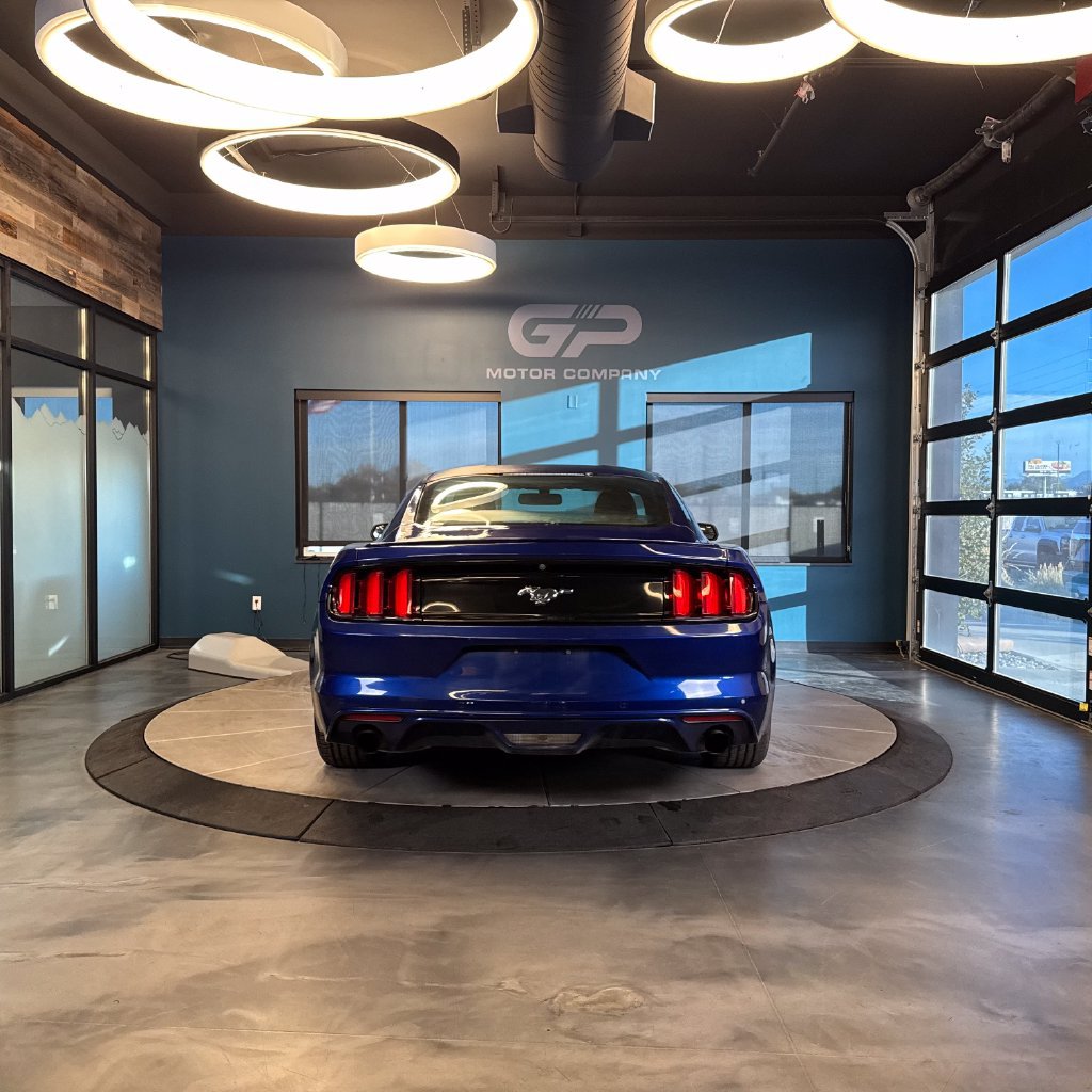 Used 2016 Ford Mustang Coupe RWD image 4