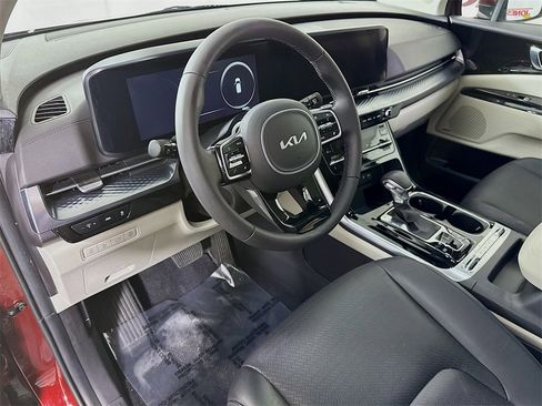 Used 2024 Kia Carnival SX Prestige image 20