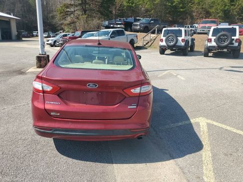 Used 2016 Ford Fusion SE image 7