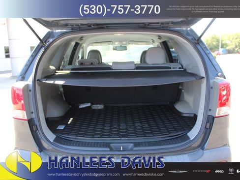 Used 2012 Kia Sorento LX w/ Convenience Pkg FWD image 10