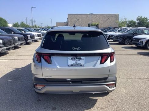 Certified 2025 Hyundai Tucson SEL FWD image 6