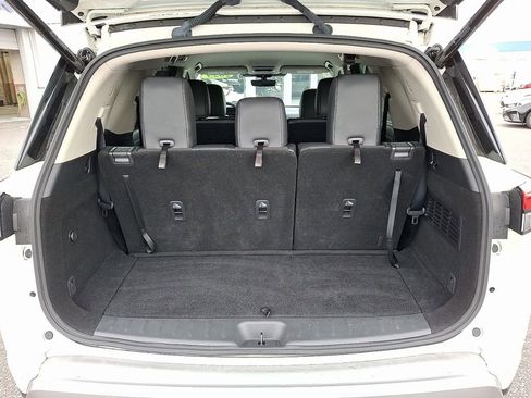 Used 2023 Nissan Pathfinder SL w/ Black Appearance Package image 30