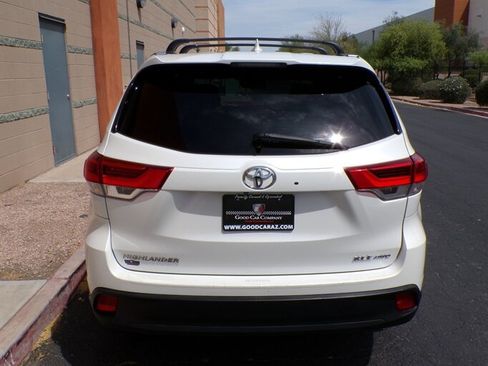 Used 2019 Toyota Highlander XLE image 4
