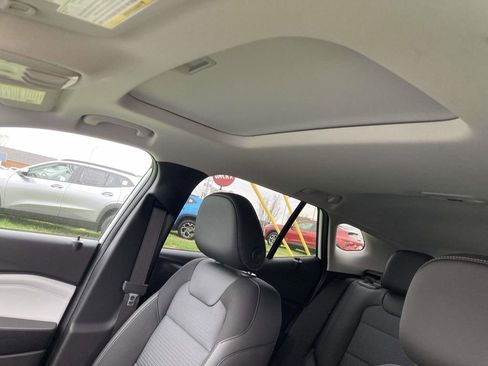 New 2026 Chevrolet Trax LT w/ Sunroof Package image 18