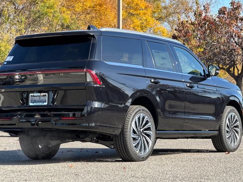 New 2025 Lincoln Navigator Black Label AWD/4WD image 5