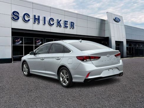 Used 2018 Hyundai Sonata Limited w/ Limited Ultimate Package 03 FWD image 4